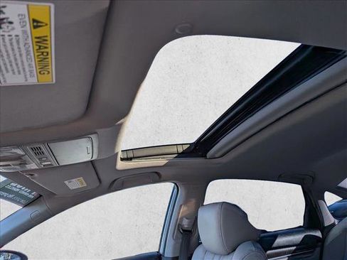 Used 2018 Honda Accord Touring image 16