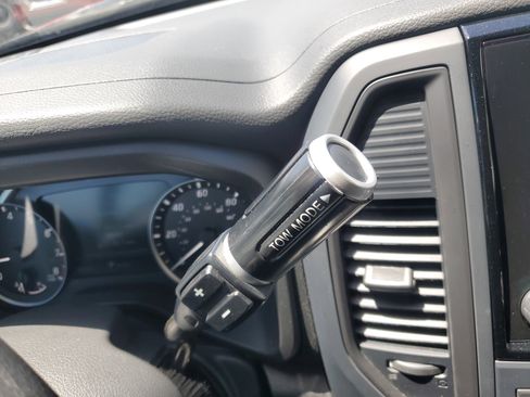 Certified 2024 Nissan Titan SV w/ SV Convenience Package image 21