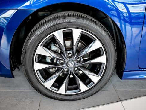 Used 2017 Nissan Sentra SR w/ Electronics Package FWD image 38