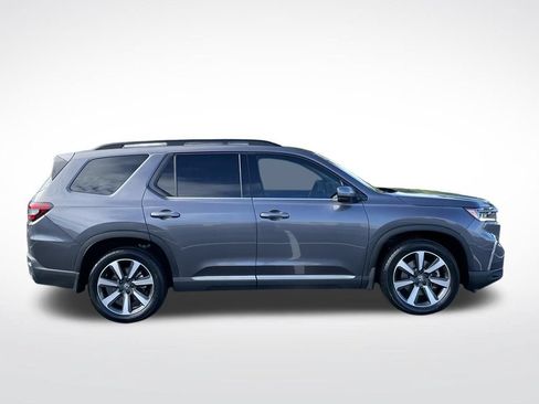 Certified 2025 Honda Pilot Touring image 7