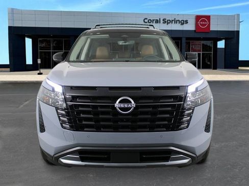 New 2026 Nissan Pathfinder Platinum FWD image 8