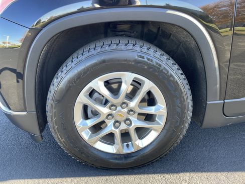 Used 2020 Chevrolet Traverse LT w/ Driver Confidence II Package image 27