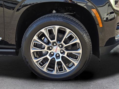 New 2026 GMC Yukon XL Denali w/ Denali Reserve Package RWD image 10