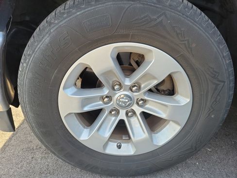 Used 2019 RAM 1500 Laramie RWD image 6