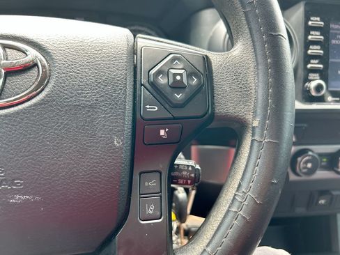 Used 2022 Toyota Tacoma SR w/ SR Convenience Package RWD image 16