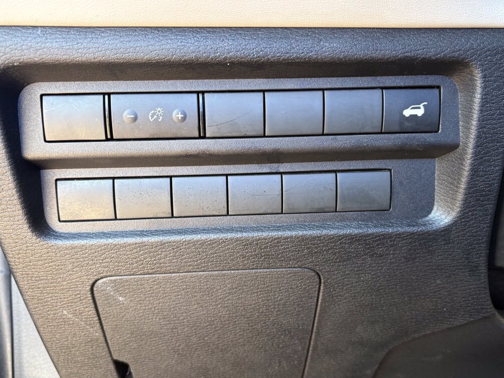 Used 2025 Mitsubishi Outlander SE FWD image 45