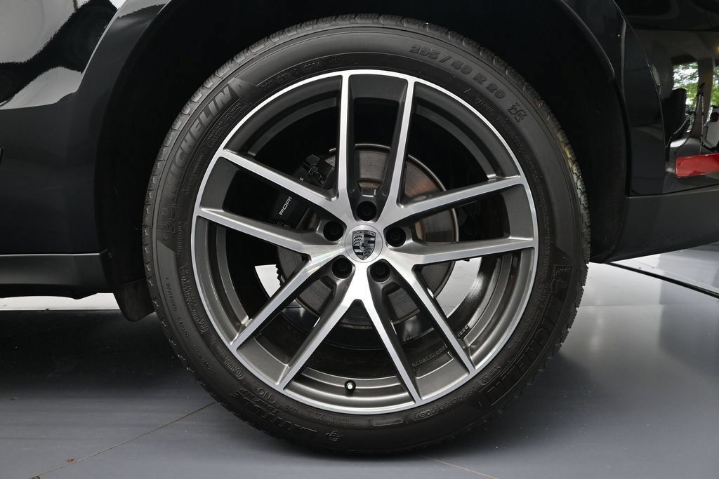 Used 2026 Porsche Macan AWD/4WD image 29