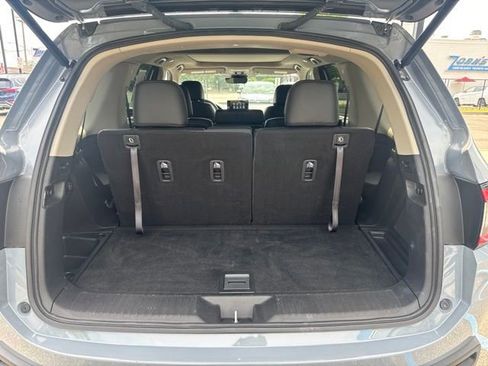 Used 2023 Honda Pilot Touring image 12