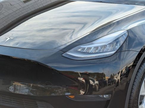 Used 2021 Tesla Model Y 2WD image 11