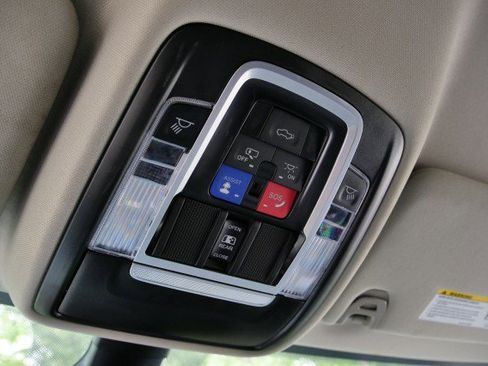 Used 2024 RAM 3500 Laramie image 18