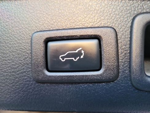 Used 2017 Subaru Forester 2.5i Touring image 10