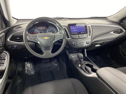 Used 2025 Chevrolet Malibu LT image 19