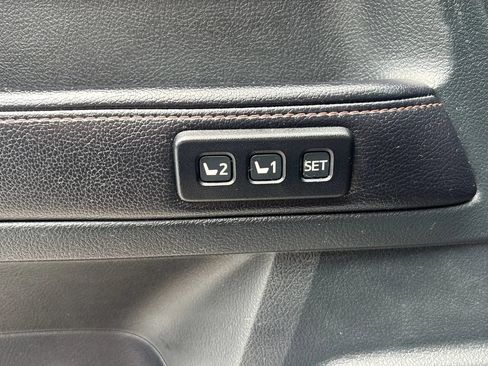 Used 2016 Toyota 4Runner Limited AWD/4WD image 17