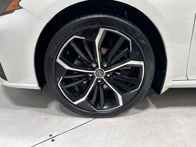 Used 2023 Nissan Altima 2.5 SR w/ SR Premium Package FWD image 9