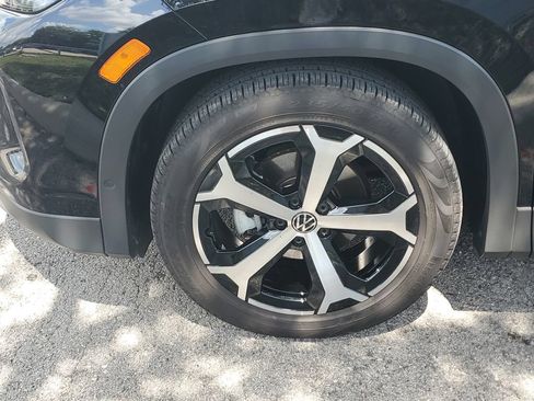 Certified 2026 Volkswagen Tiguan SE FWD image 13