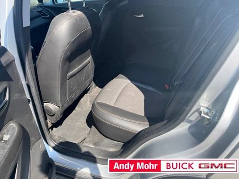 Used 2018 Chevrolet Trax LT w/ LT Convenience Package FWD image 29