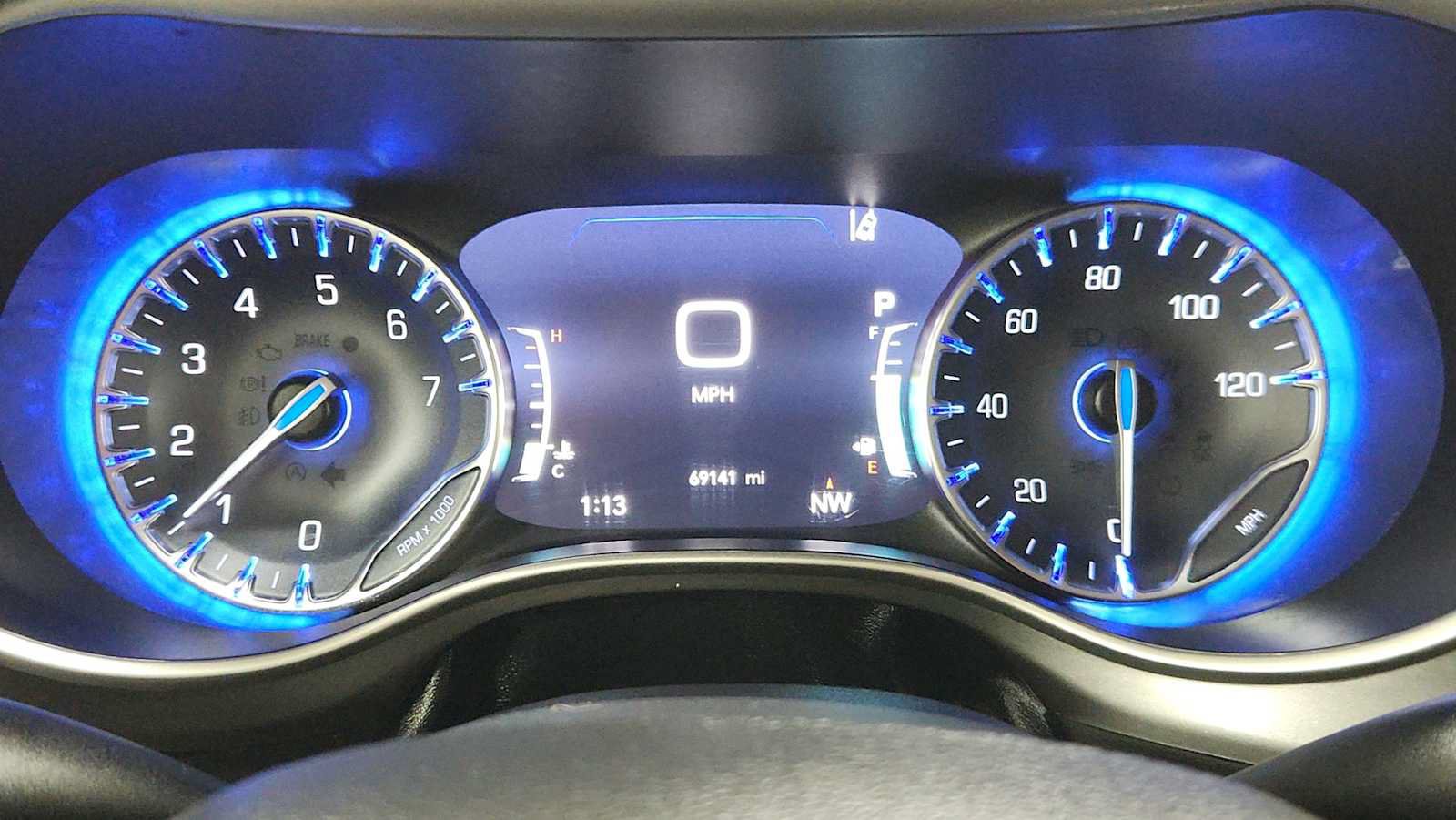 Used 2023 Chrysler Pacifica Touring-L FWD image 17