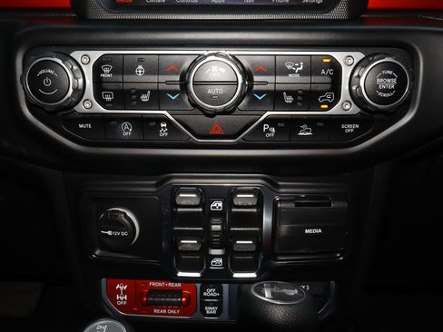 Used 2021 Jeep Wrangler Unlimited Rubicon AWD/4WD image 12