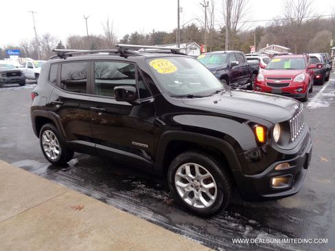 Used 2015 Jeep Renegade Latitude image 2