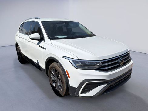 Used 2022 Volkswagen Tiguan SE FWD image 3