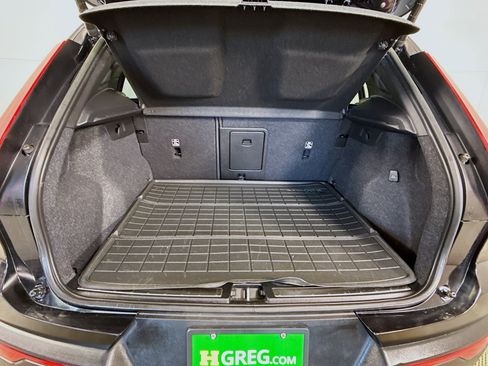 Used 2022 Volvo XC40 T5 Inscription w/ Advanced Package image 35