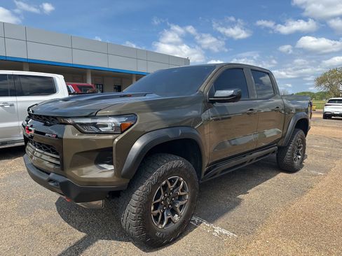 Used 2024 Chevrolet Colorado ZR2 w/ ZR2 Convenience Package III image 1