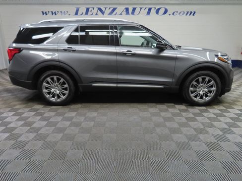 Used 2026 Ford Explorer Platinum AWD/4WD image 2