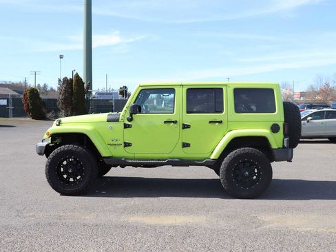 Used 2016 Jeep Wrangler Unlimited Sahara w/ Max Tow Package image 8