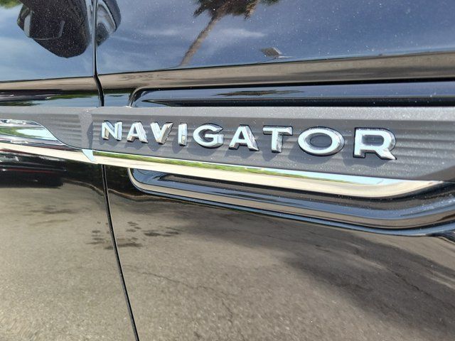 Certified 2024 Lincoln Navigator Reserve AWD/4WD image 11