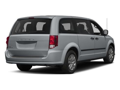 Used 2017 Dodge Grand Caravan SXT FWD image 2