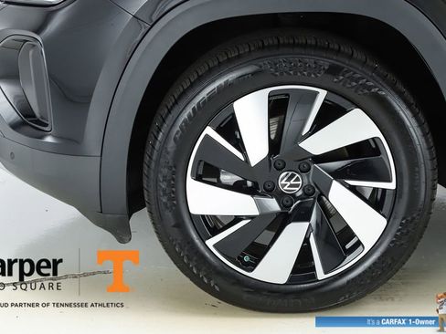 Used 2025 Volkswagen Atlas Cross Sport SE w/ Panoramic Sunroof Package image 44