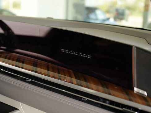 New 2025 Cadillac Escalade Premium Luxury Platinum image 46