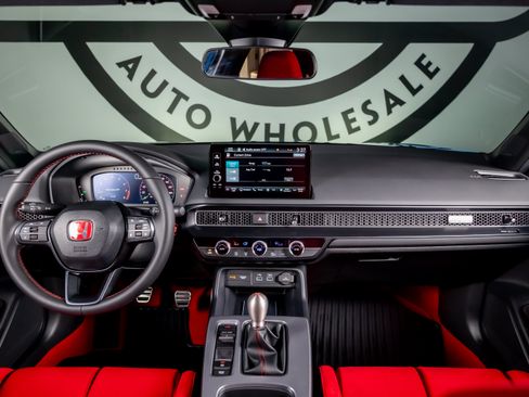 Used 2025 Honda Civic Type R image 3