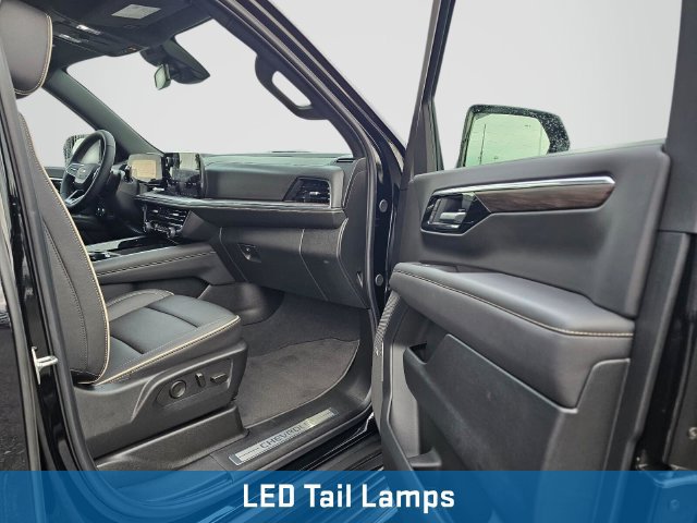 Used 2025 Chevrolet Tahoe Premier AWD/4WD image 14