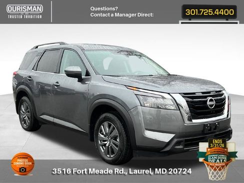 Used 2025 Nissan Pathfinder SV w/ SV Premium Package image 1