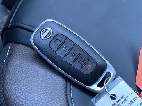 Used 2024 Nissan Pathfinder Platinum image 30