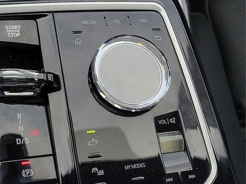 Used 2025 BMW 740i RWD image 30