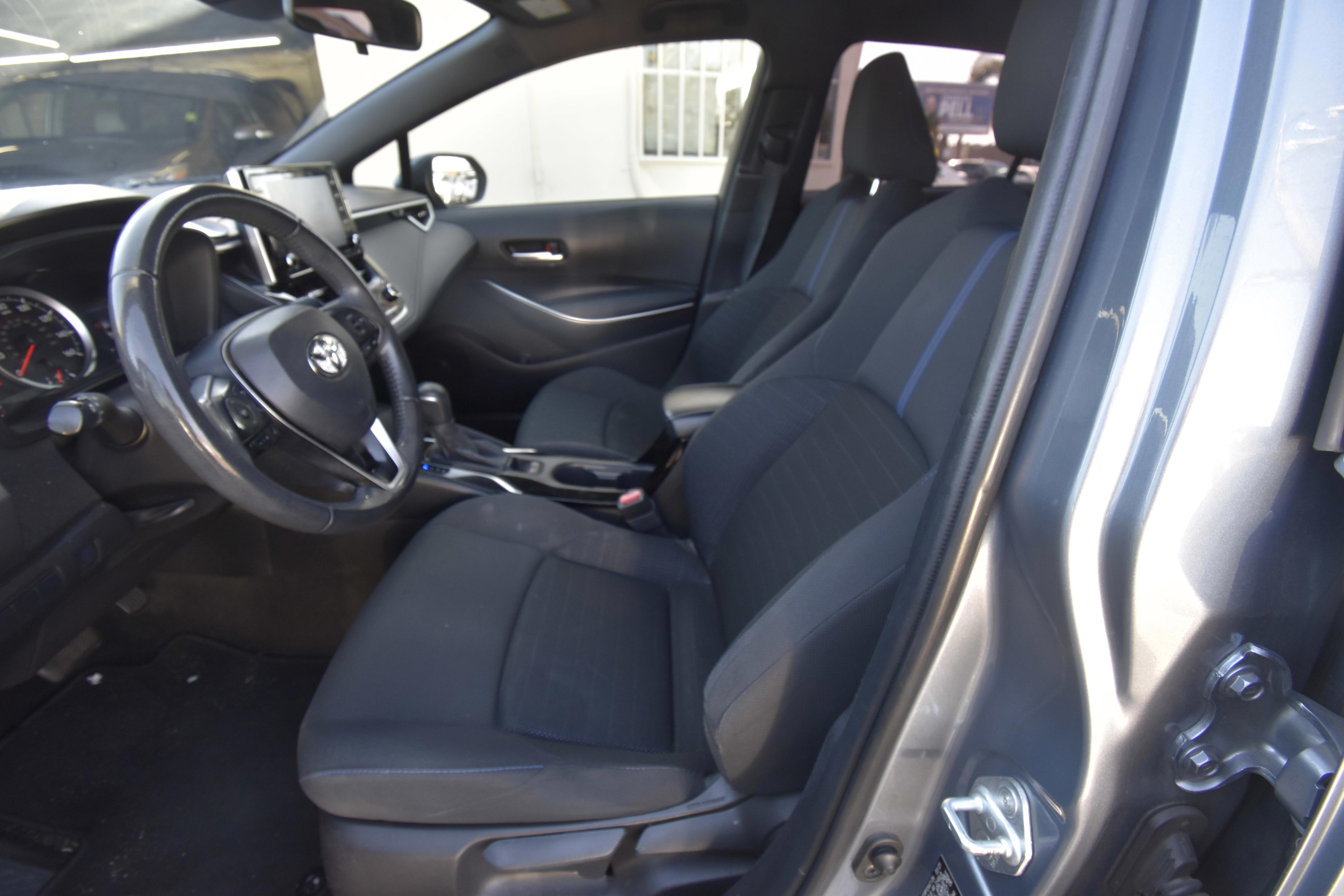 Used 2021 Toyota Corolla SE w/ Carpet Mat Package (TMS) FWD image 2