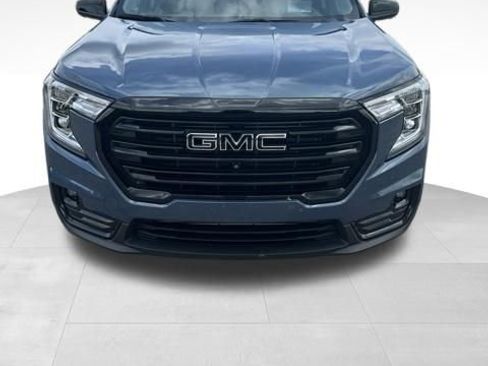 Used 2024 GMC Terrain SLT w/ Tech Package AWD/4WD image 3
