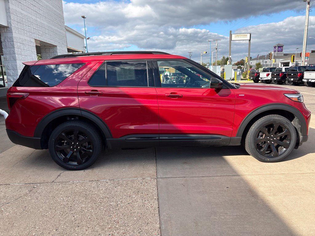 Used 2024 Ford Explorer ST-Line w/ Class IV Trailer Tow Package AWD/4WD image 10