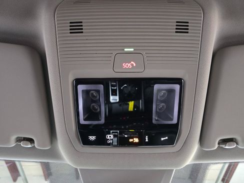 Used 2024 Volkswagen Atlas SE image 41