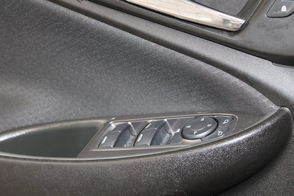 Used 2024 Chevrolet Malibu LT FWD image 34