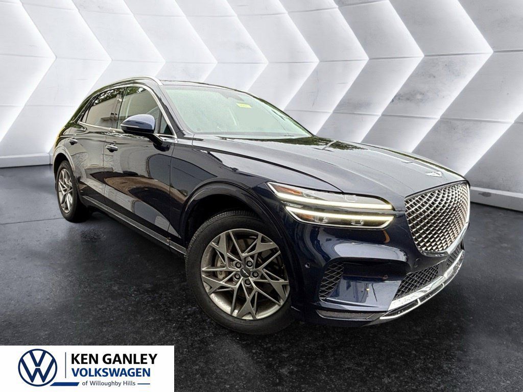 Used 2023 Genesis GV70 2.5T w/ Advanced Package AWD/4WD image 5