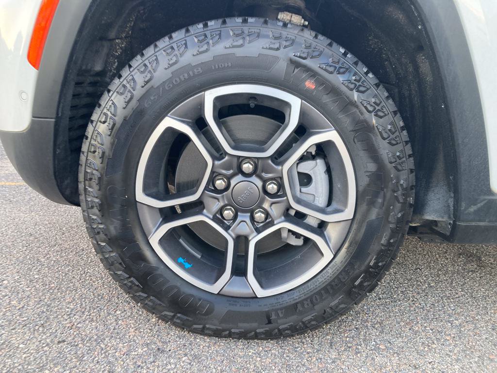 New 2024 Jeep Grand Cherokee Trailhawk w/ Advanced Protech Group II AWD/4WD image 27