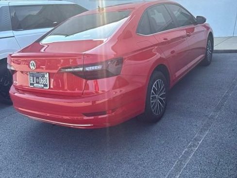 Used 2021 Volkswagen Jetta SE FWD image 4