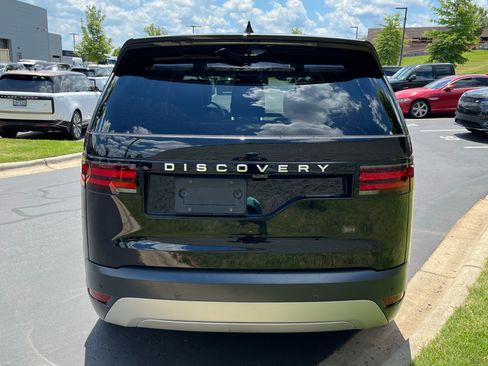 Used 2024 Land Rover Discovery S AWD/4WD image 6
