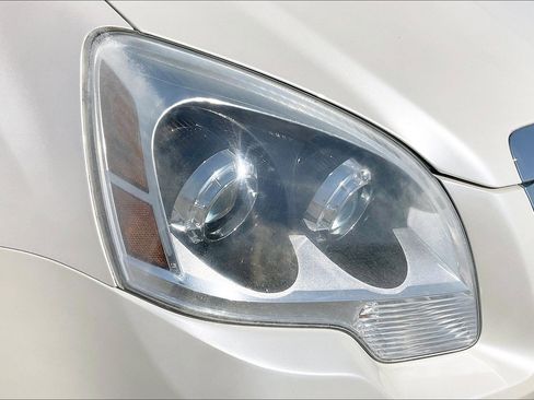 Used 2011 GMC Acadia SLT image 29