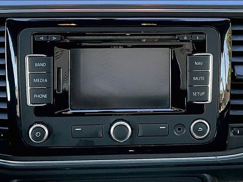 Used 2014 Volkswagen Beetle R-Line image 9