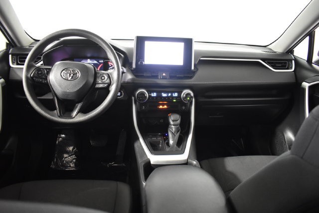 Used 2025 Toyota RAV4 XLE FWD image 26