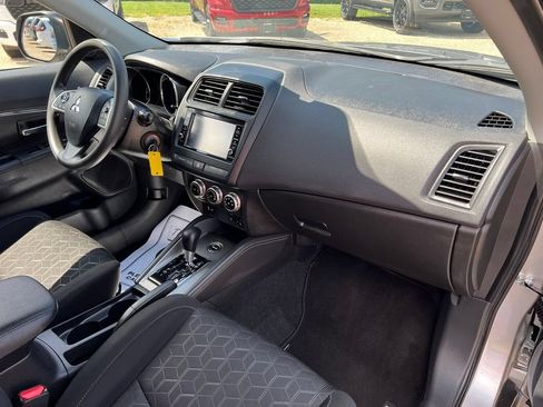Used 2025 Mitsubishi Outlander Sport ES AWD/4WD image 11